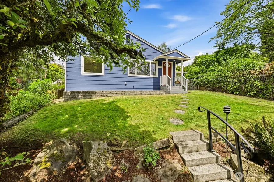 2722 NE Blakeley Street, Seattle, WA 98105 - #3