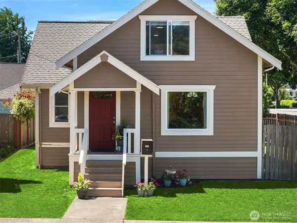251 Meadow Avenue N, Renton, WA 98057