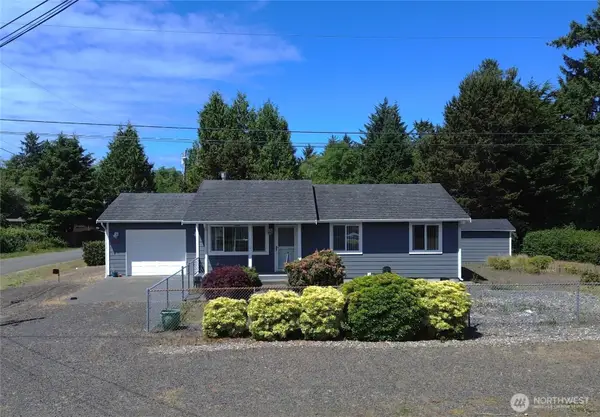 731 S Broadway Street, Westport, WA 98595