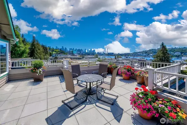 1906 Franklin Place E #201, Seattle, WA 98102