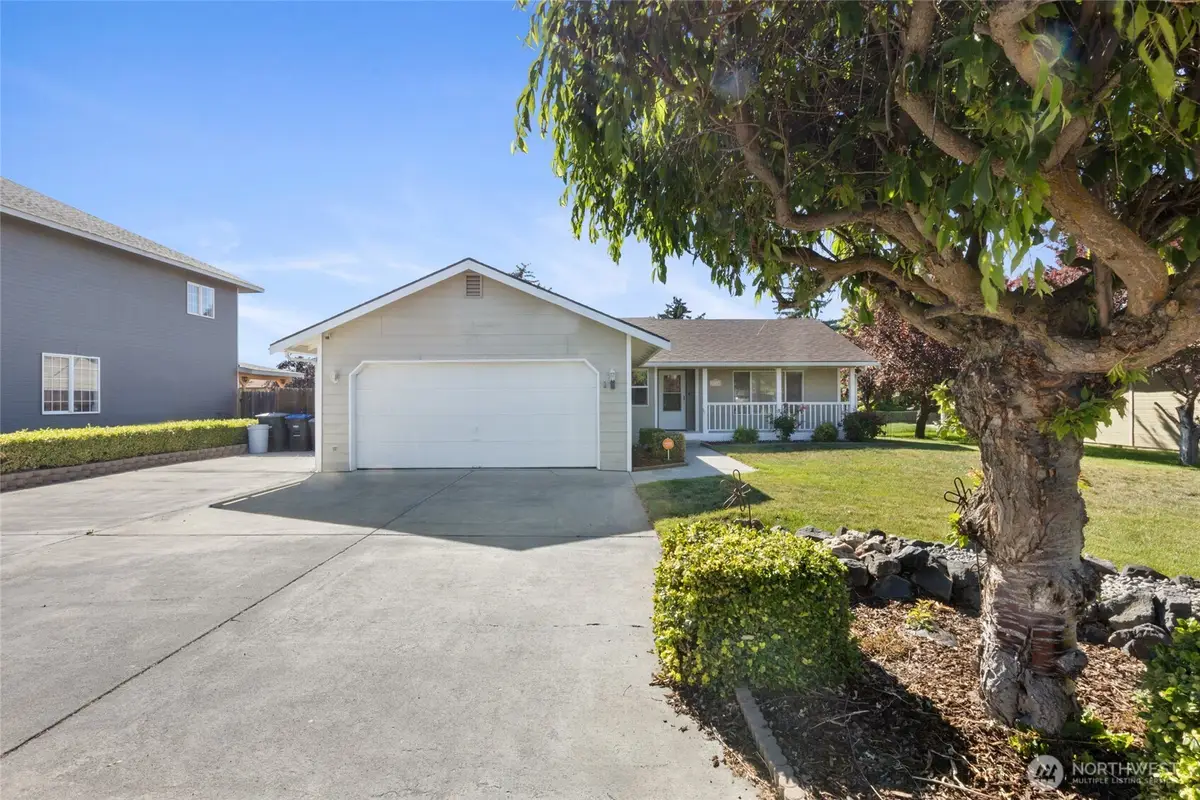 2214 S Belair Drive, Moses Lake, WA 98837 - #1