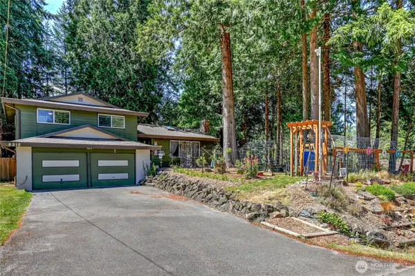 8210 University Point Circle Ne, Bremerton, WA 98311