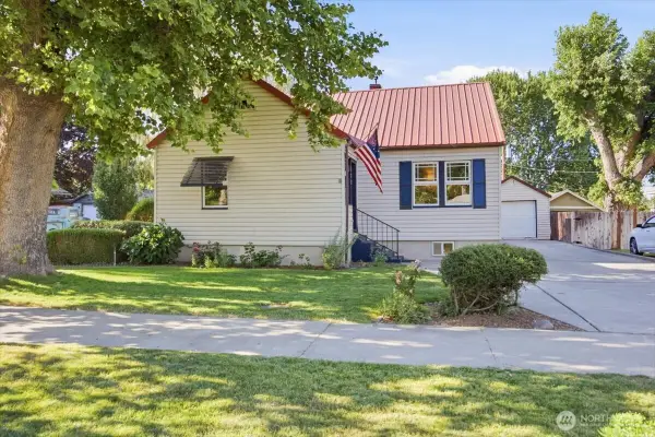 810 W Albany Ave, Kennewick, WA 99336