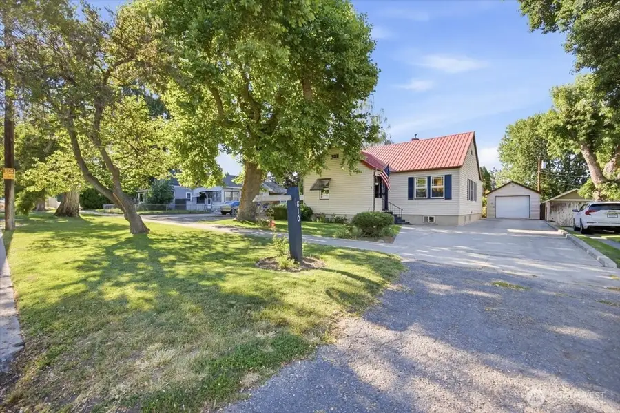 810 W Albany Ave, Kennewick, WA 99336 - #2