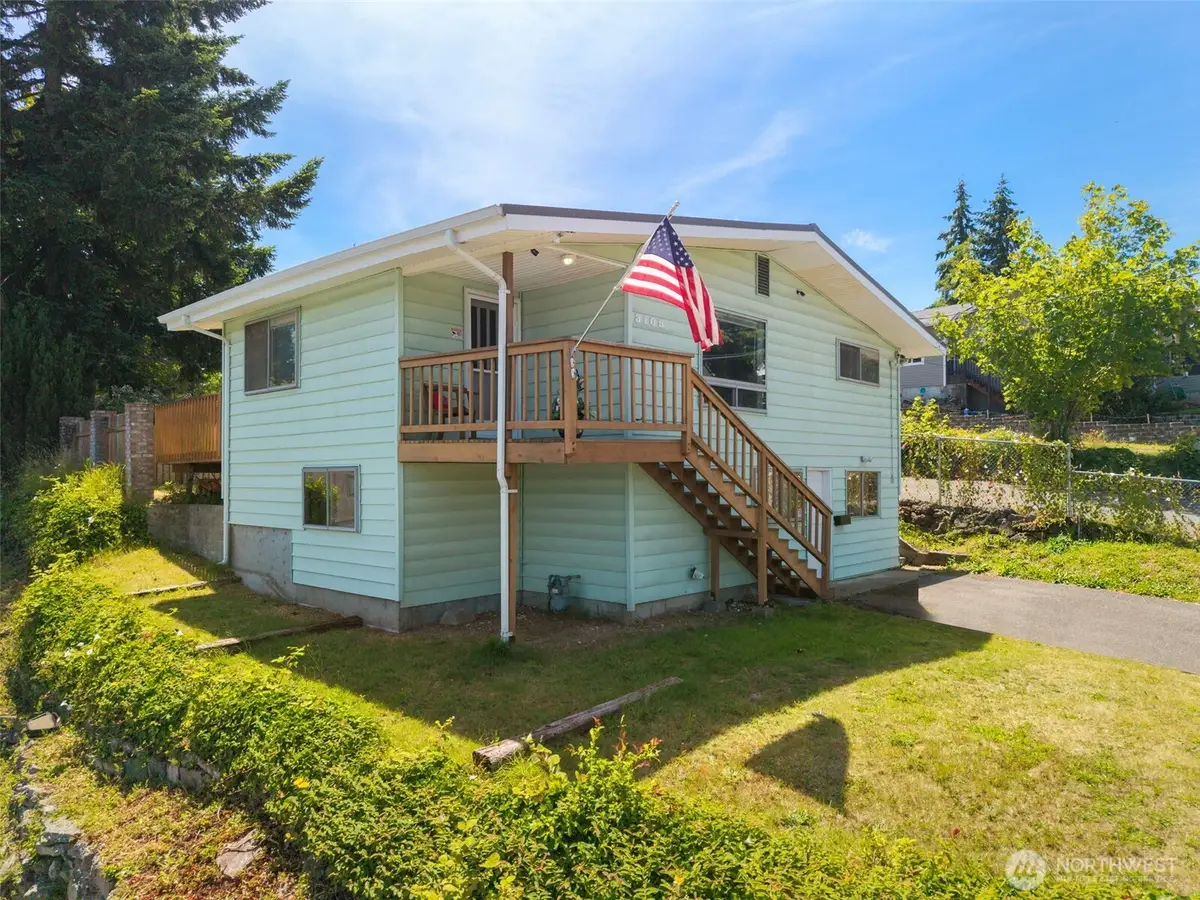 3105 13th Street, Bremerton, WA 98312 - #1
