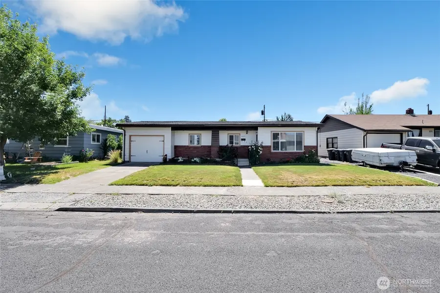 827 S Juniper Drive, Moses Lake, WA 98837 - #3