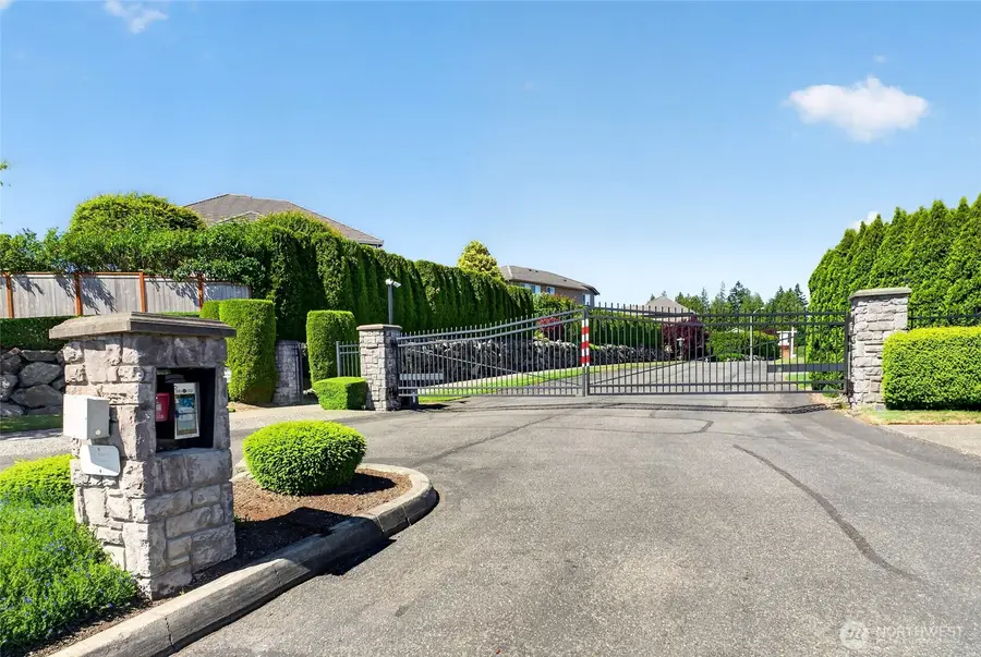 32 Mount Rainier Loop E, Bonney Lake, WA 98391 - #3
