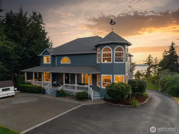 768 6th Avenue, Fox Island, WA 98333