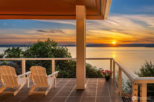 8204 East Side Drive Ne, Tacoma, WA 98422