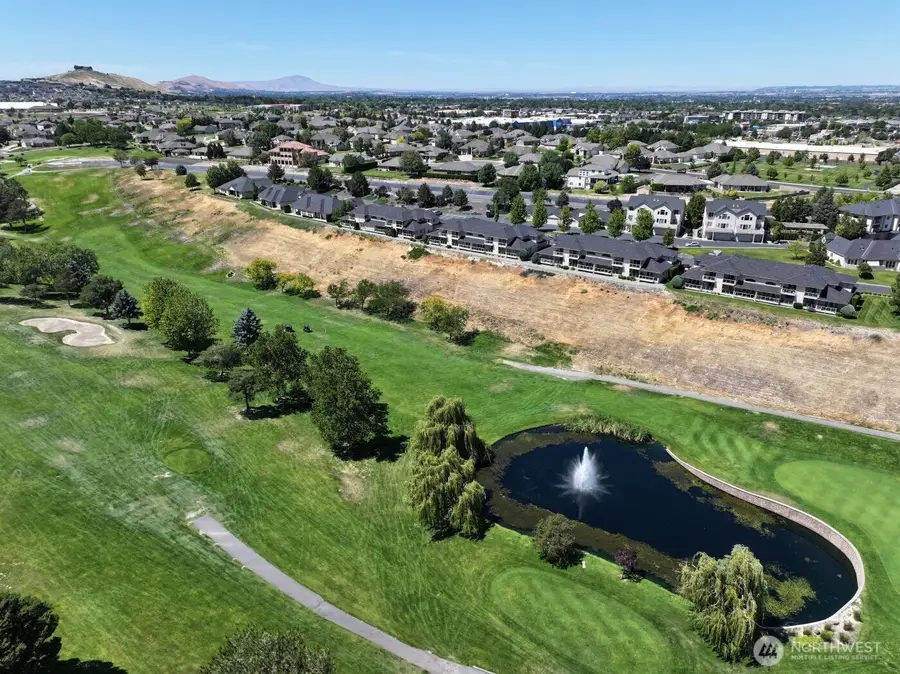 3710 W Canyon Lakes Drive #D102, Kennewick, WA 99337 - #2