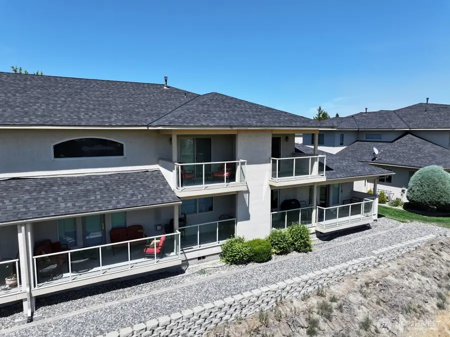 3710 W Canyon Lakes Drive #D102, Kennewick, WA 99337 - #3