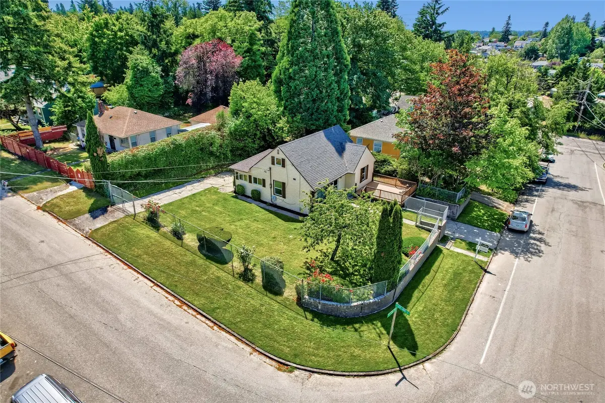 6815 S 120th Place, Seattle, WA 98178 - #1