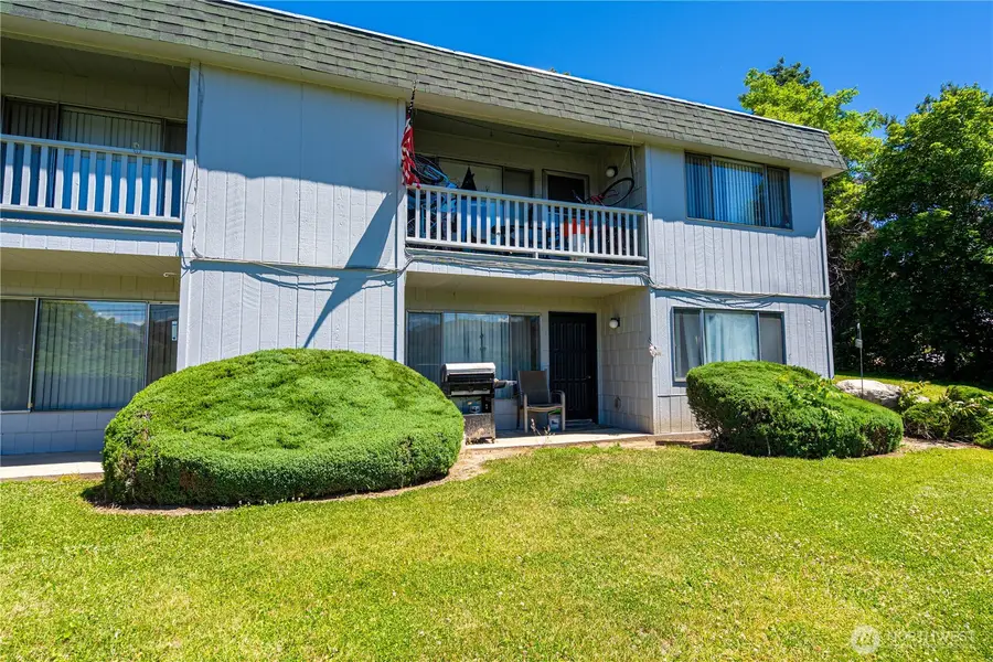 933 N Baker Avenue #1-16, East Wenatchee, WA 98802 - #3