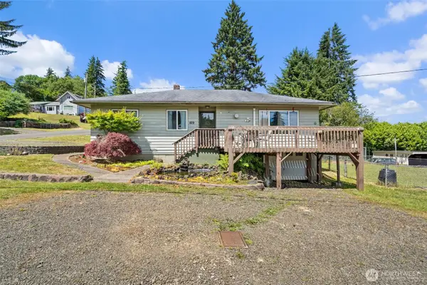 829 Jackson Avenue, Raymond, WA 98577