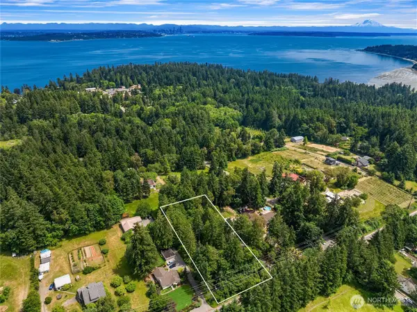 113 North Madison Avenue Ne, Bainbridge Island, WA 98110