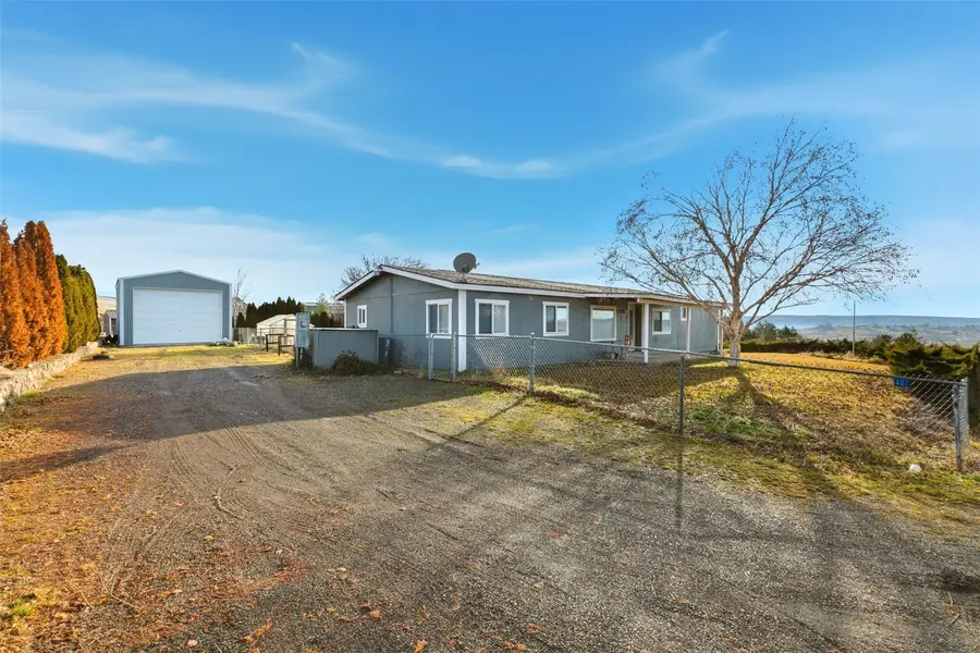 401 Clemans View Road, Selah, WA 98942 - #3