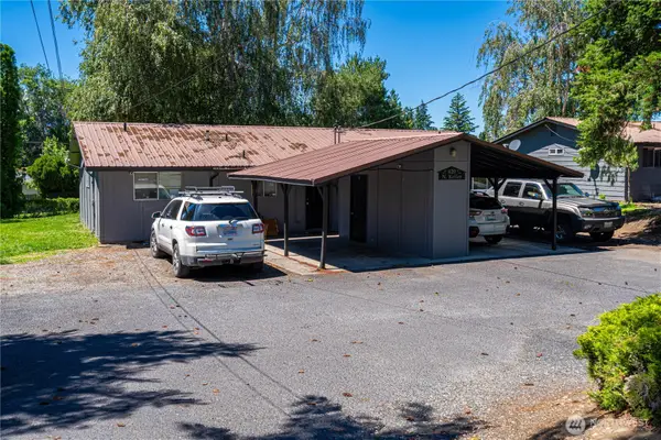 420 N Keller Avenue #A & B, East Wenatchee, WA 98802