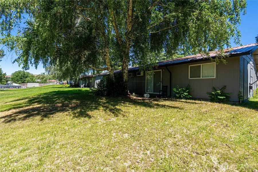 420 N Keller Avenue #A & B, East Wenatchee, WA 98802 - #3