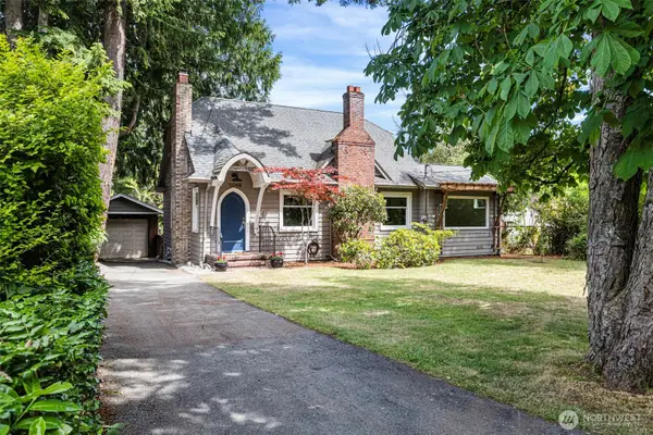 11048 23rd Avenue Ne, Seattle, WA 98125