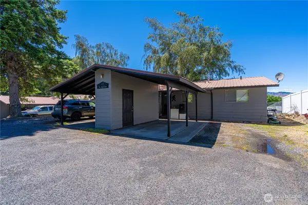 460 N Keller Avenue #A & B, East Wenatchee, WA 98802