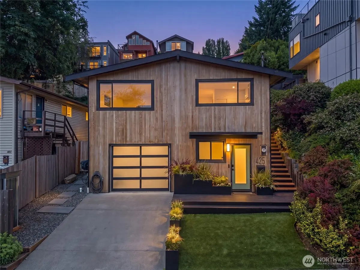 425 26th Avenue E, Seattle, WA 98112 - #1