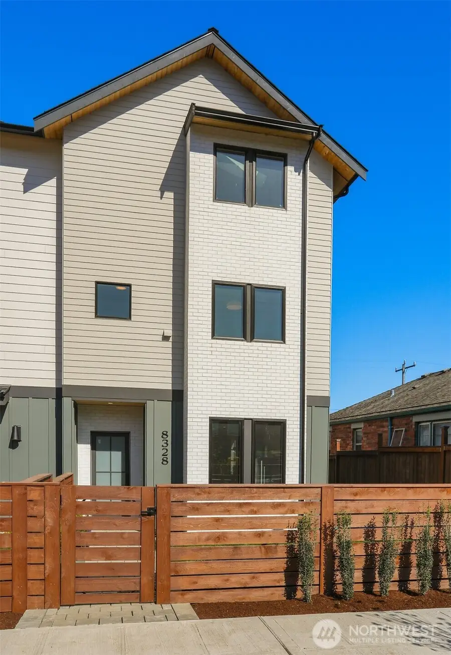 8328 24th Avenue Nw, Seattle, WA 98117 - #2