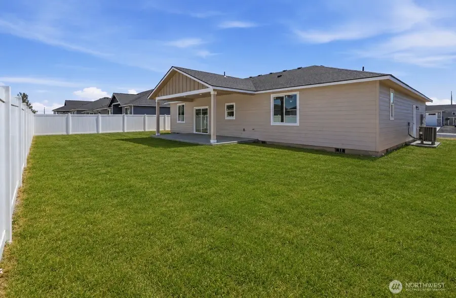 909 NE 6th Avenue, Ephrata, WA 98823 - #2