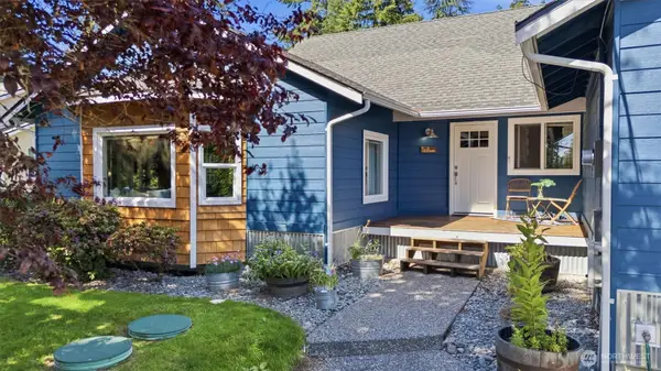 1586 Poplar Lane, Camano Island, WA 98282