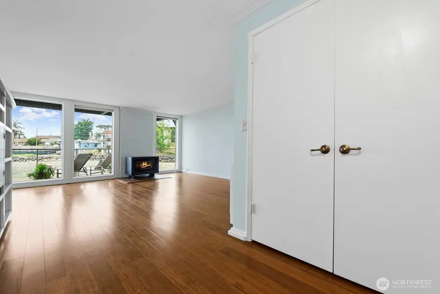 3717 Beach Drive Sw #113, Seattle, WA 98116 - #3