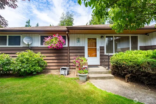420 S 128th Street, Seattle, WA 98168