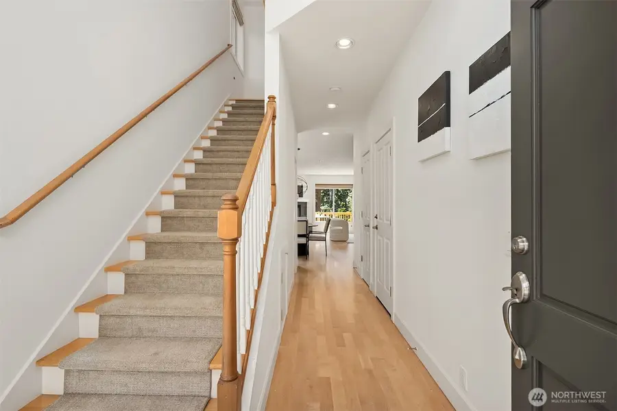 809 16th Avenue W, Kirkland, WA 98033 - #2