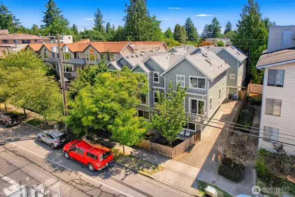 11212 Greenwood Avenue N #B, Seattle, WA 98133