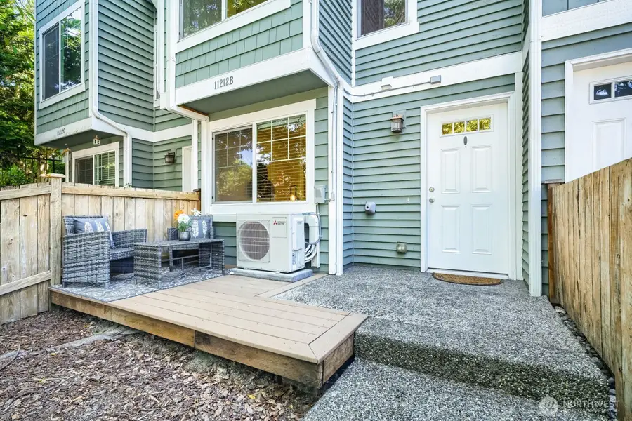 11212 Greenwood Avenue N #B, Seattle, WA 98133 - #3