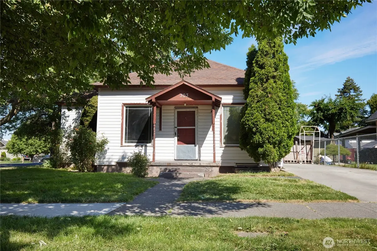 303 E Oak Street, Walla Walla, WA 99362 - #1