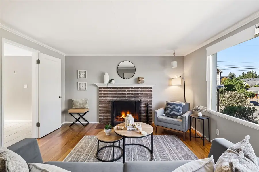 8257 Interlake Avenue N, Seattle, WA 98103 - #3