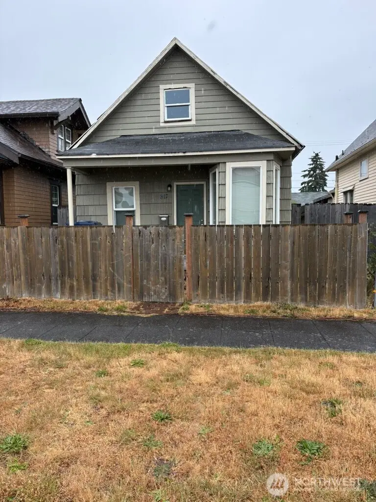 817 E 35th Street, Tacoma, WA 98404 - #2