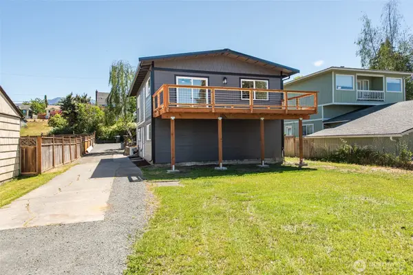 320 E Lopez Avenue, Port Angeles, WA 98362
