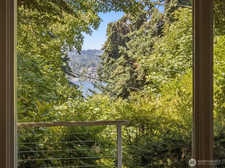12428 68th Avenue Ne, Kirkland, WA 98034 - #2