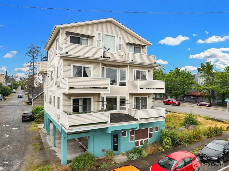 816 N 38th Street, Seattle, WA 98103 - #3