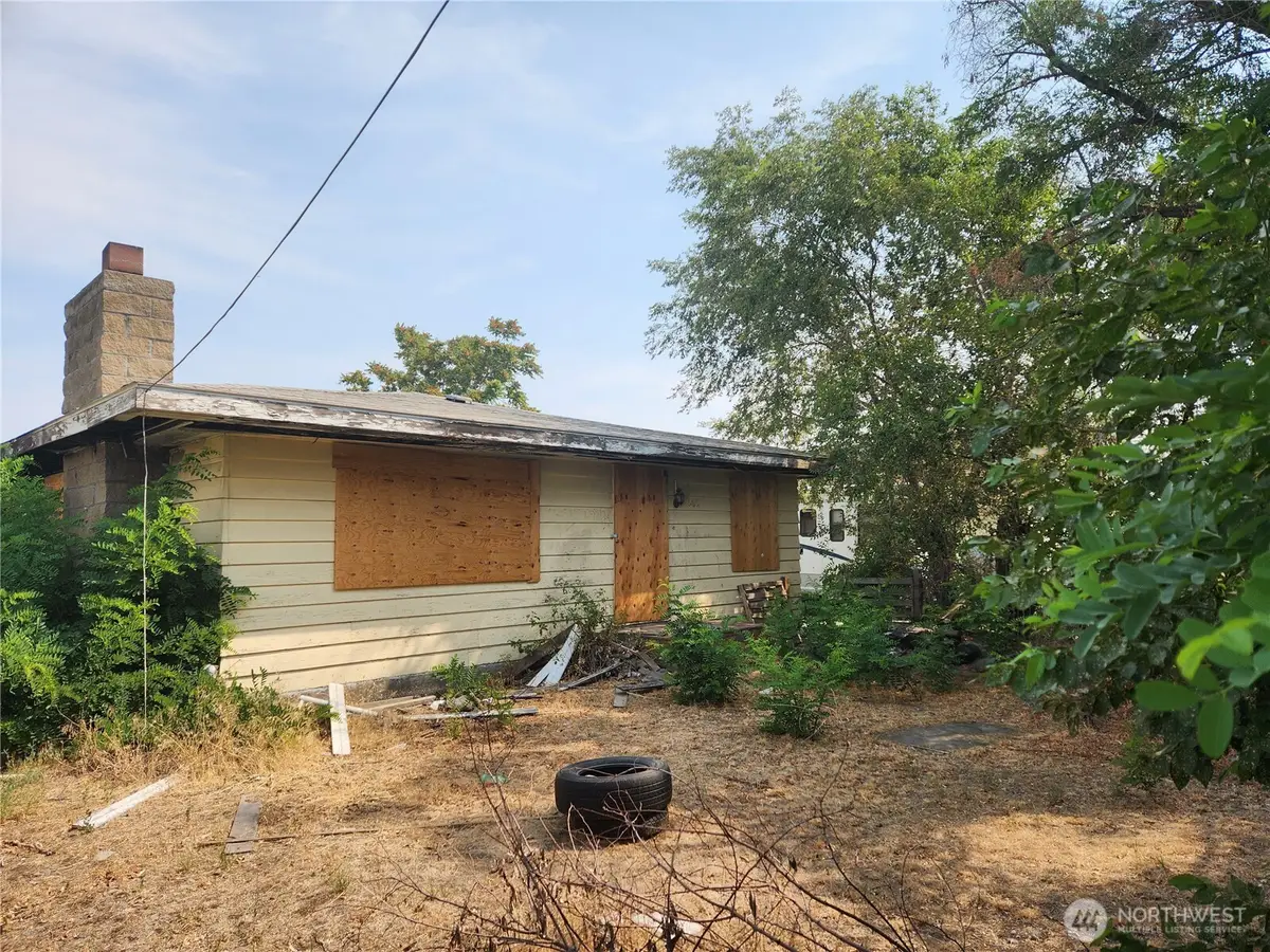 305 S Gibby Road, Moses Lake, WA 98837 - #1