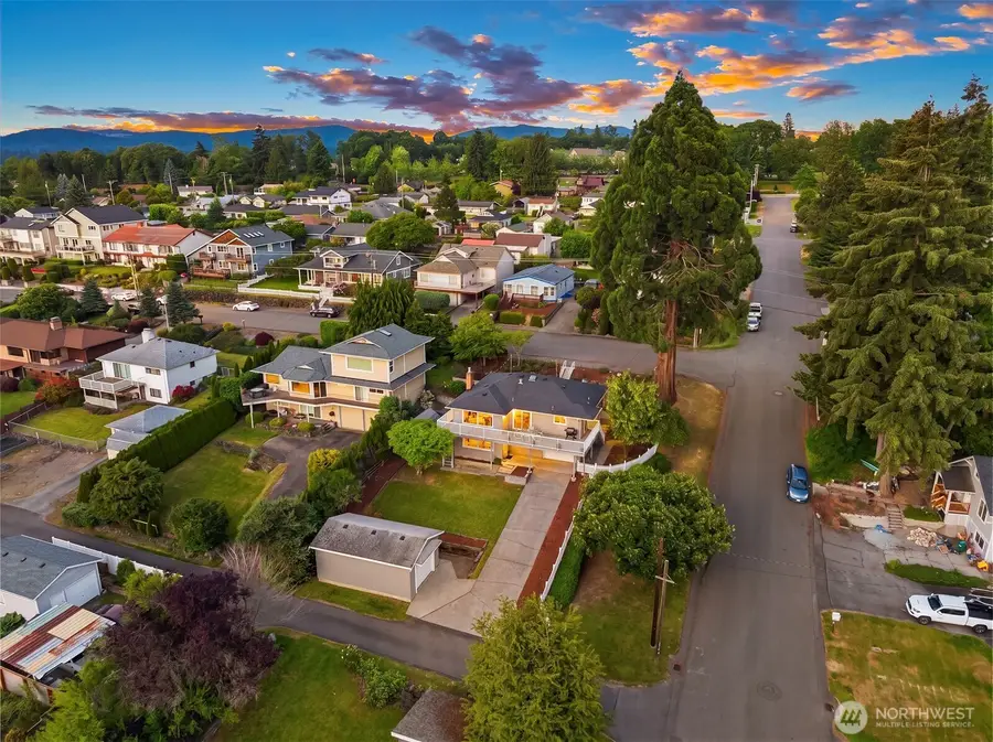 811 Grant Avenue S, Renton, WA 98057 - #3