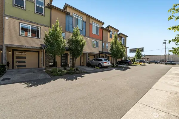 22923 79th Lane W #B, Edmonds, WA 98026