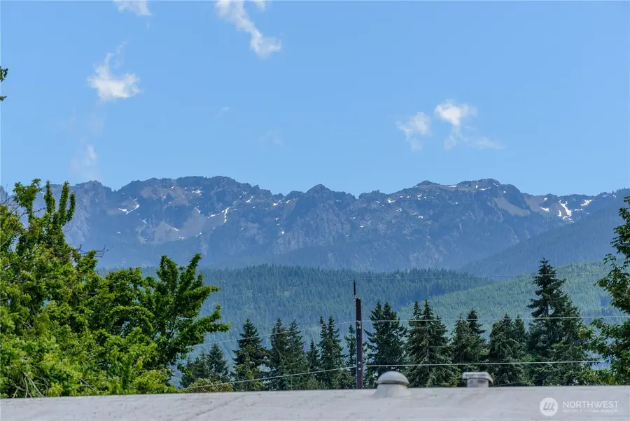 1031 W Glenwood Street, Port Angeles, WA 98363 - #2