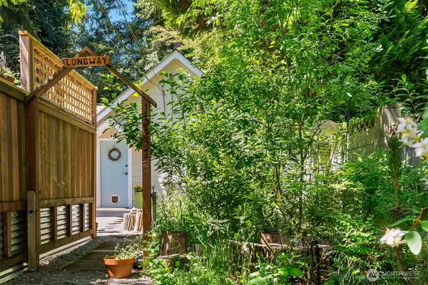 13337 25th Avenue Ne, Seattle, WA 98125