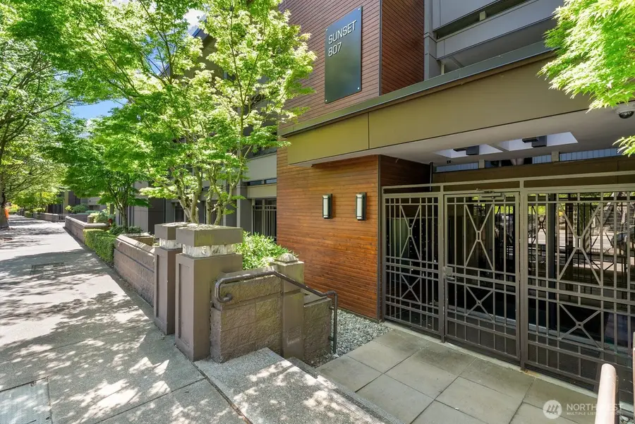 807 Lake Street S #100, Kirkland, WA 98033 - #2