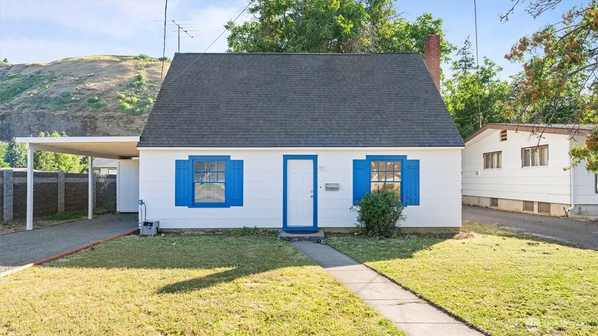 906 S 3rd, Dayton, WA 99328 - #1