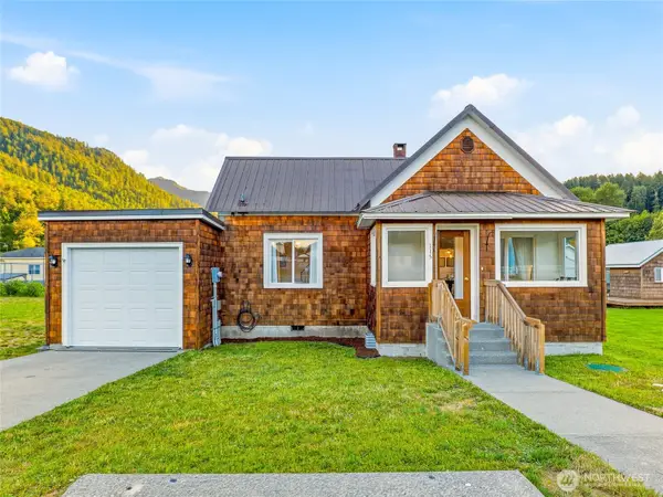 115 5th Street N, Skykomish, WA 98288