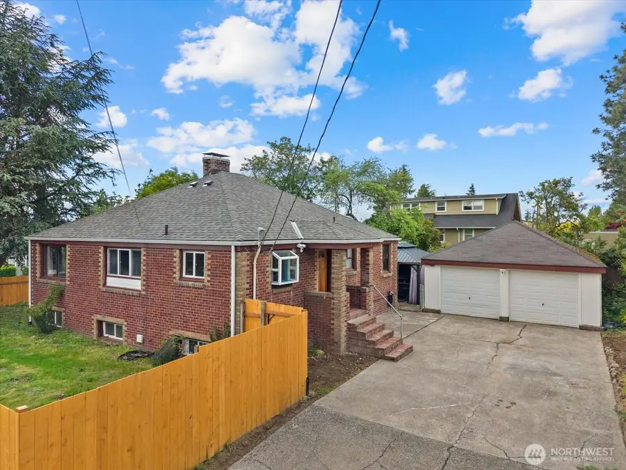 8724 16th Avenue Sw, Seattle, WA 98106 - #2