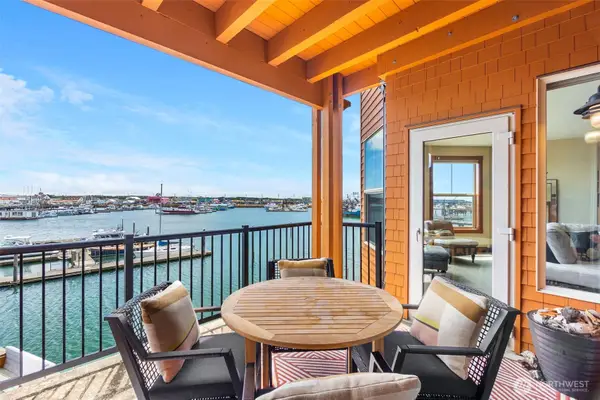 743 Neddie Rose Drive #204, Westport, WA 98595