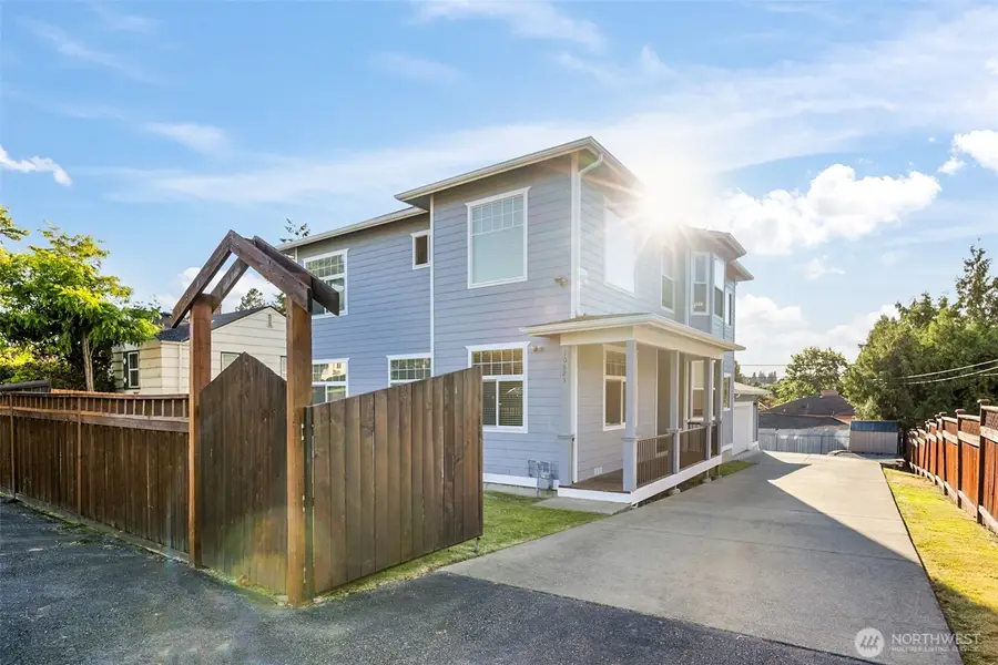 10821 Crestwood Drive S, Seattle, WA 98178 - #2